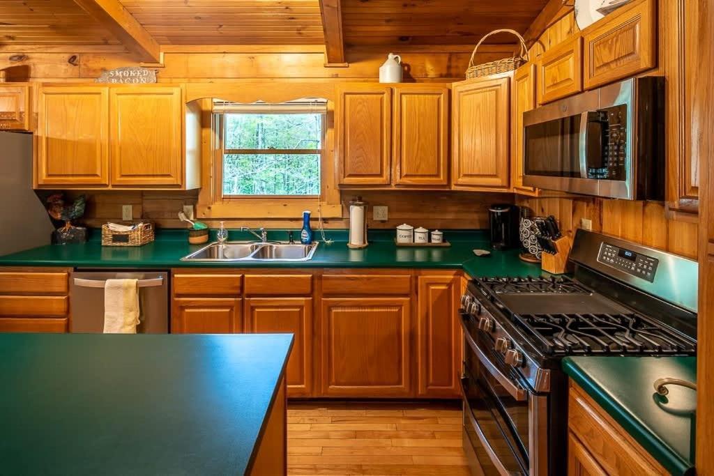 Cozy 'Grey Fox' Cabin Between Boone & Blowing Rock Εξωτερικό φωτογραφία