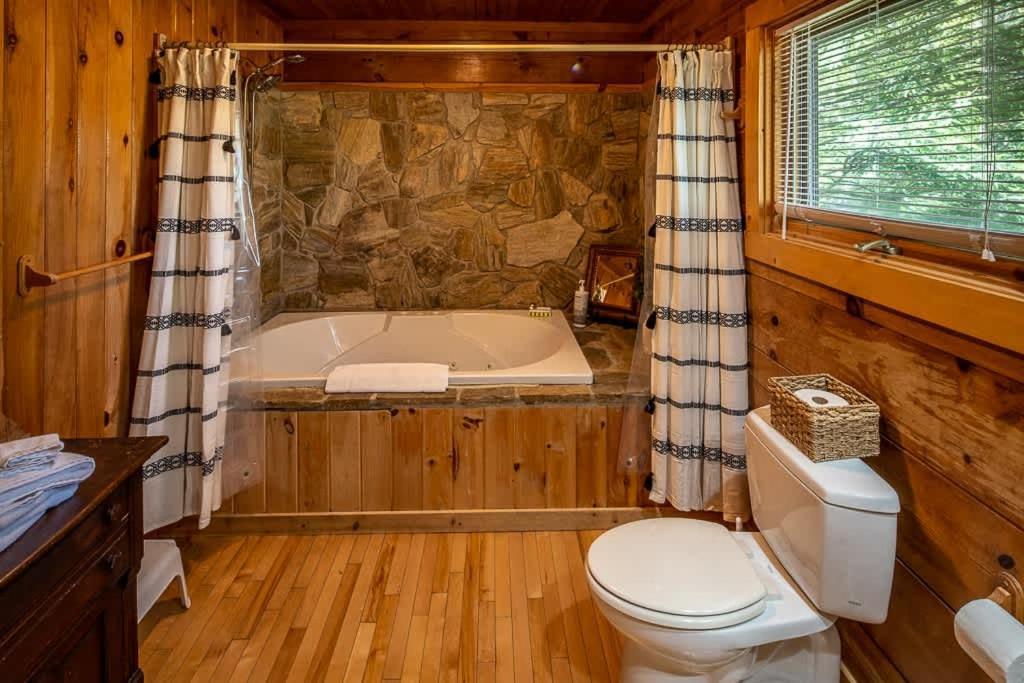 Cozy 'Grey Fox' Cabin Between Boone & Blowing Rock Εξωτερικό φωτογραφία