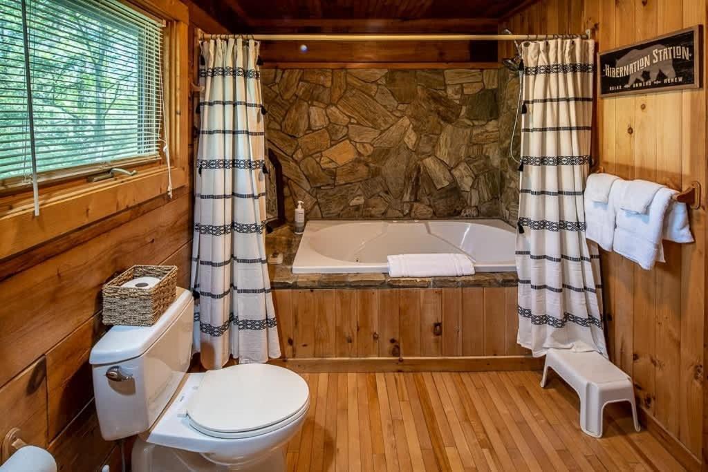 Cozy 'Grey Fox' Cabin Between Boone & Blowing Rock Εξωτερικό φωτογραφία